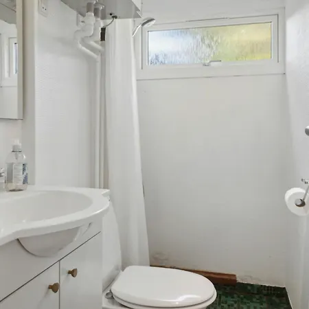 Semesterbostad On Hilltop By Sejero Bay