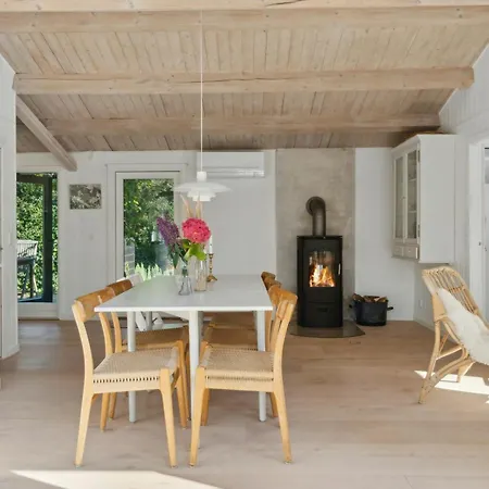 Feriehus On Hilltop By Sejero Bay *