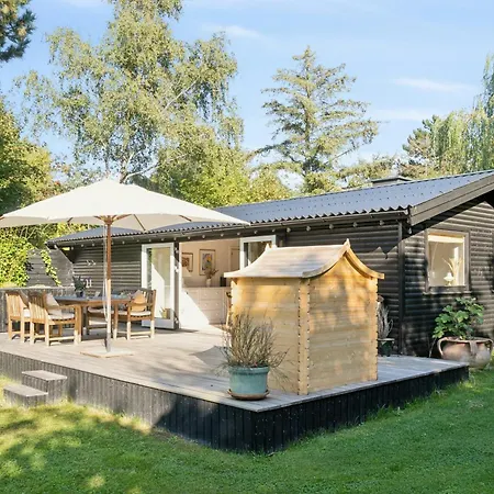 Semesterbostad On Hilltop By Sejero Bay