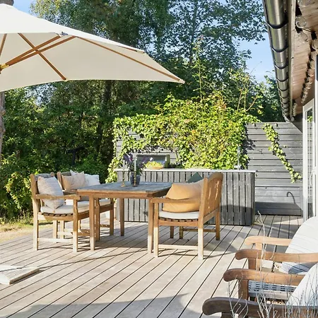 بيت للعطل On Hilltop By Sejero Bay